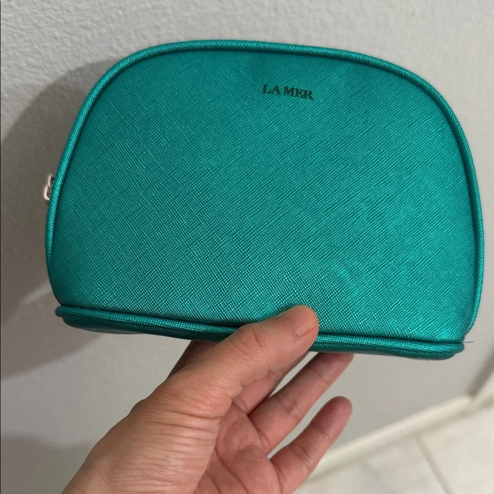 La Mer Vibrant Turquoise Cosmetic Case